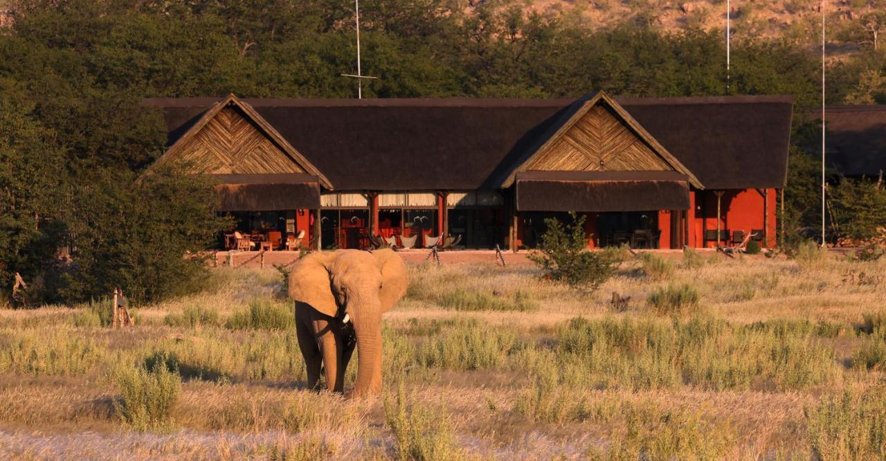 Hobatere Lodge Otjovasandu Esterno foto